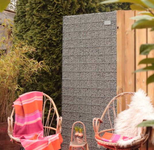 Grindschutting bij zitje verkleind